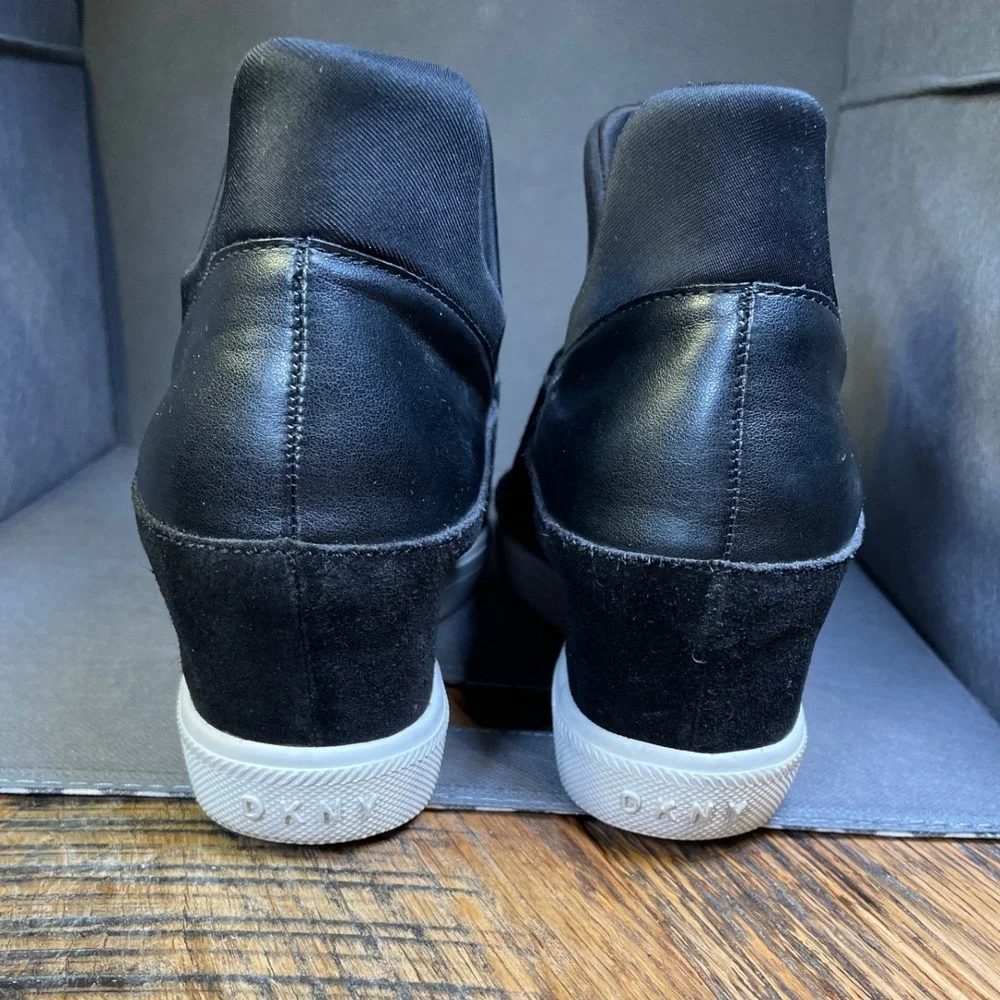DKNY Maddy Black‎ Hidden Wedge Sneakers Logo Strap High Top Y2K Skater Womens 8M
